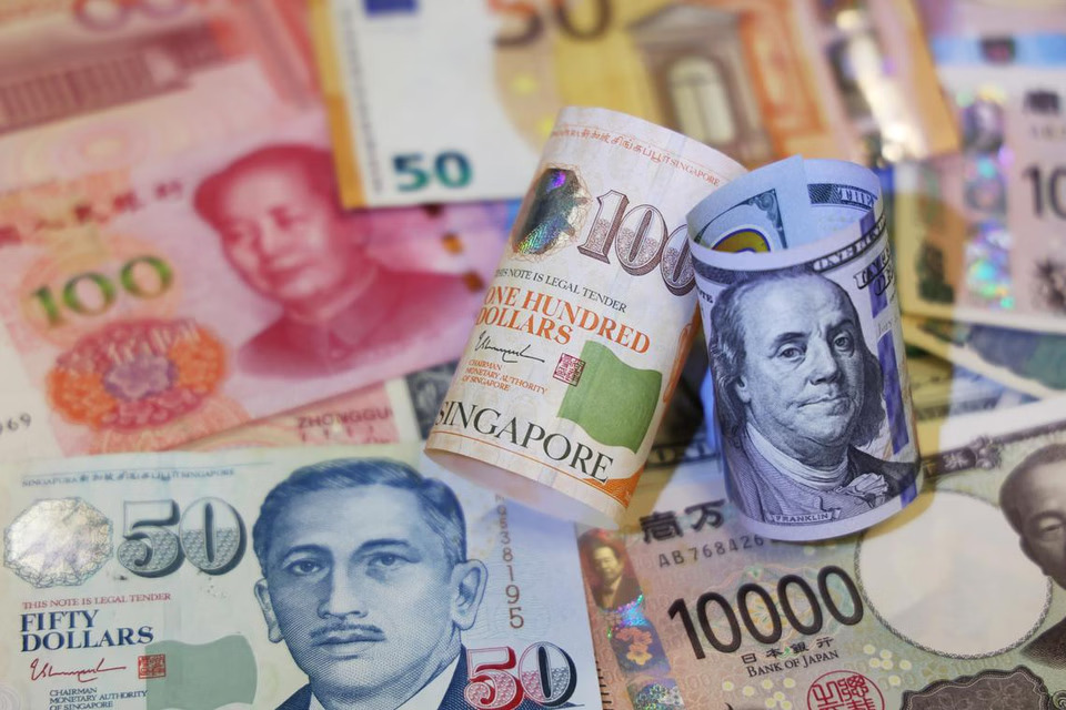 The Singapore’ dollar was up 0.6 per cent to 1.2922 per US dollar as at 12.07am local timePHOTO: SPH